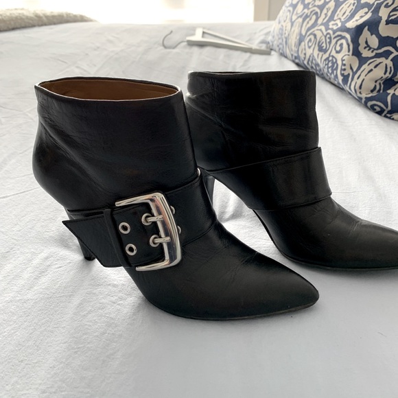 Nine West size 61/2 ankle boots - Picture 1 of 3